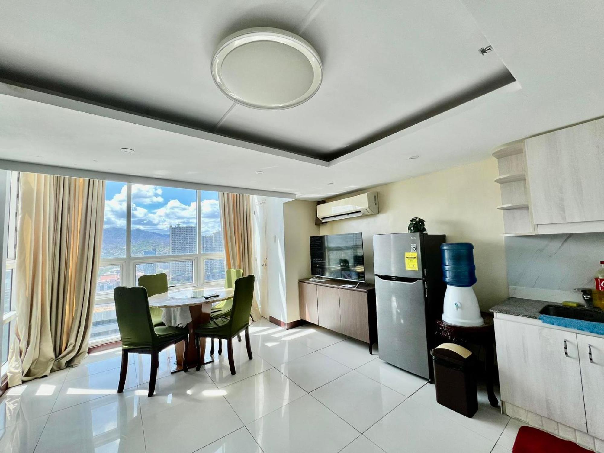 2 Bedroom Condo Unit With City And Mountain View Cebu Екстер'єр фото